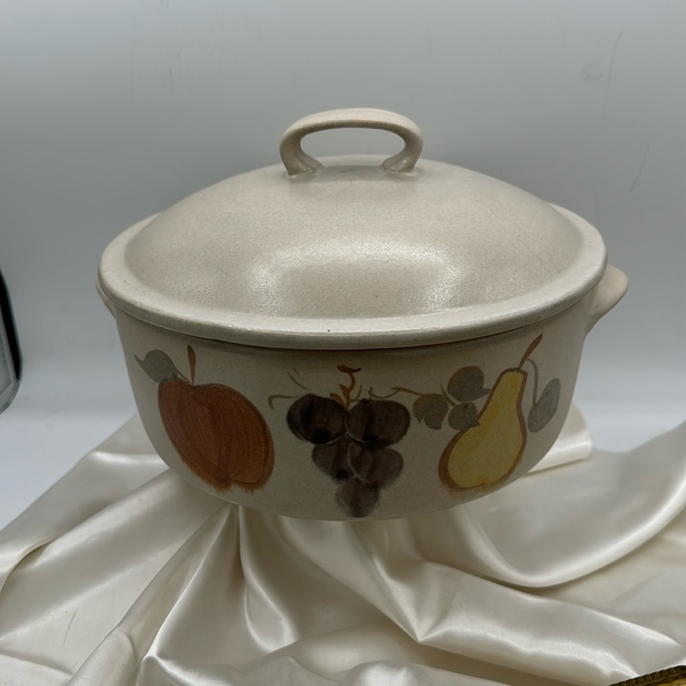 Chatham Pottery Casserole/Tureen 10 1/4”